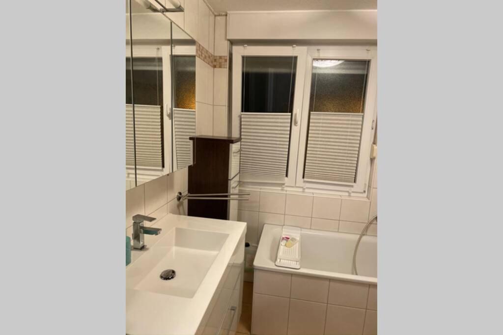 Ruhiges Zimmer Im Gasthaus エッセン エクステリア 写真