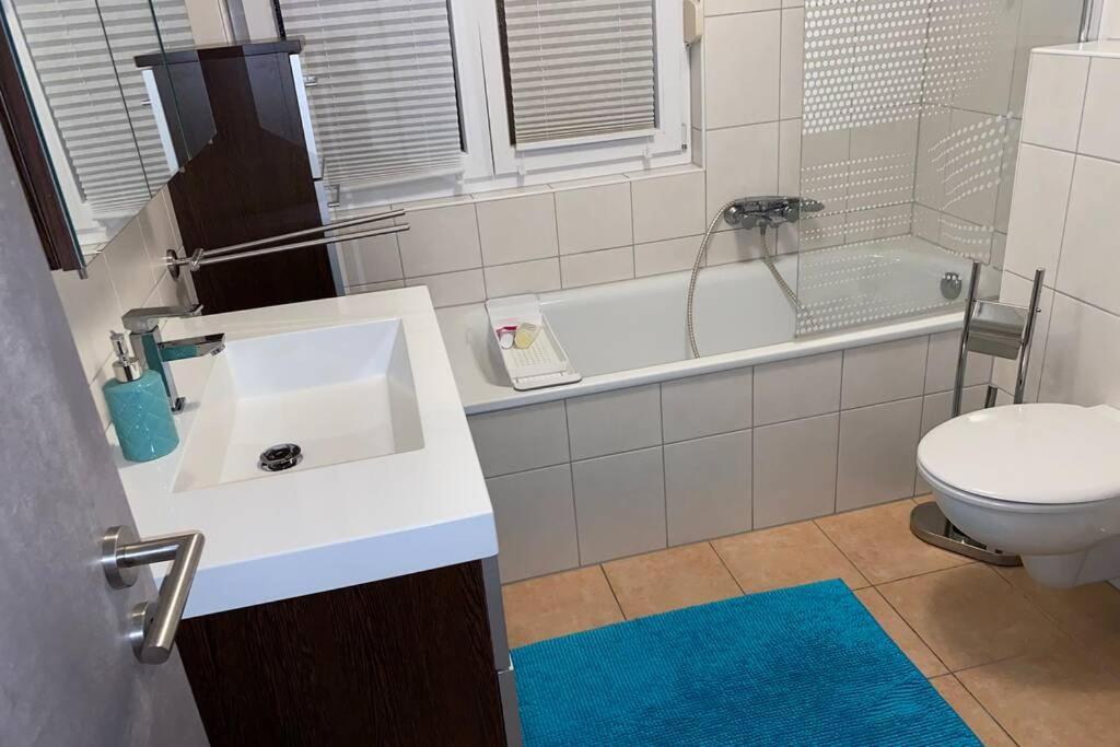 Ruhiges Zimmer Im Gasthaus エッセン エクステリア 写真