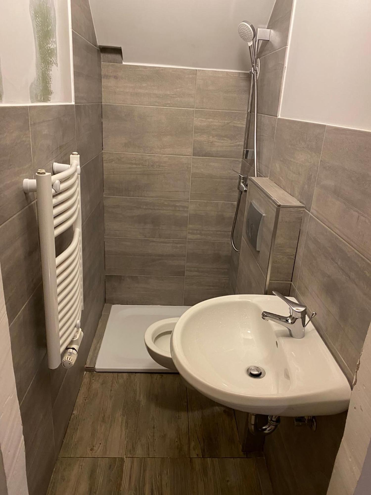 Ruhiges Zimmer Im Gasthaus エッセン エクステリア 写真