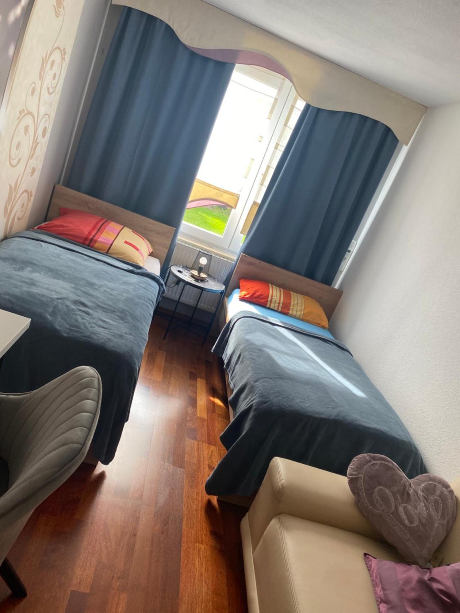 Ruhiges Zimmer Im Gasthaus エッセン エクステリア 写真