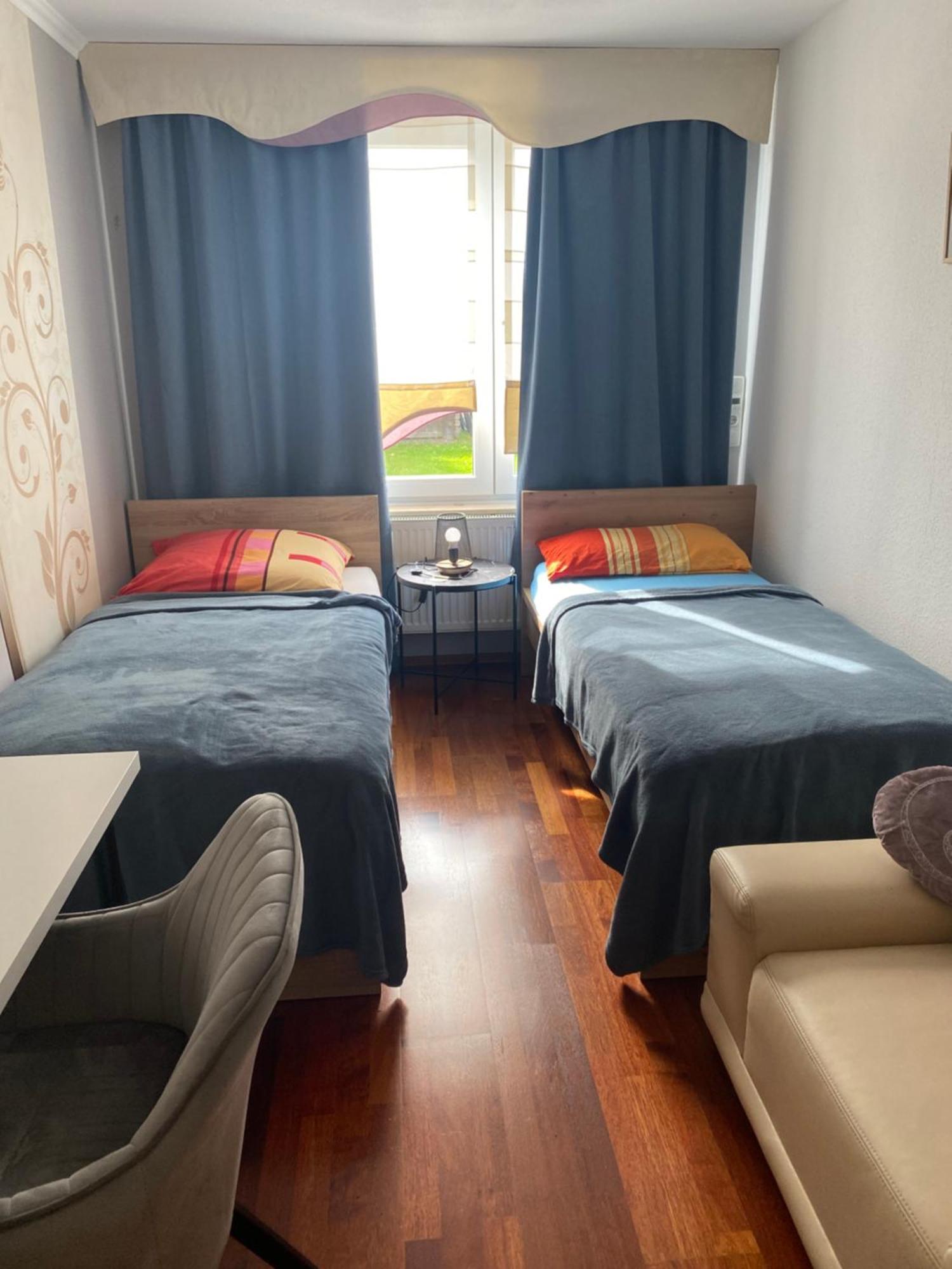 Ruhiges Zimmer Im Gasthaus エッセン エクステリア 写真